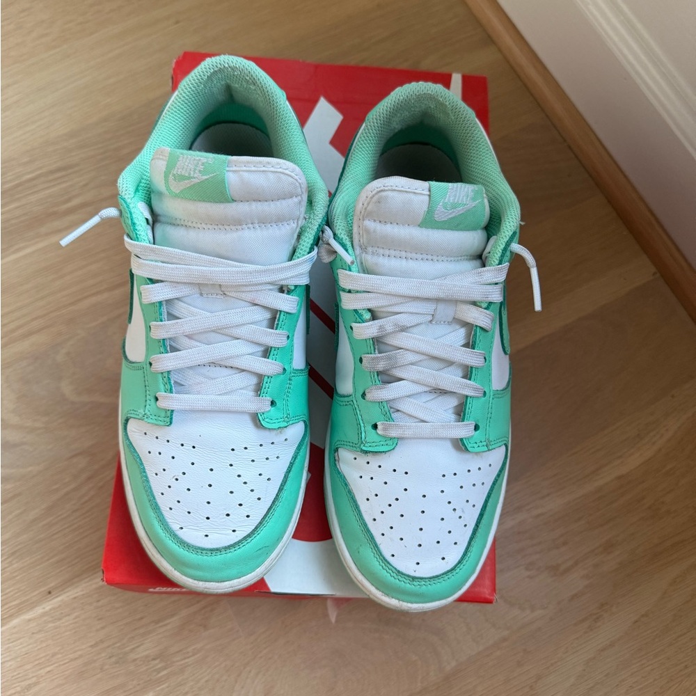 NIKE DUNK GREEN GLOW